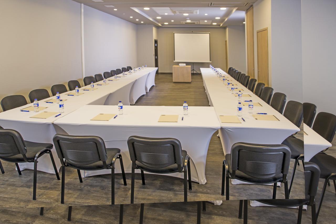 City Express Plus By Marriott Medellin Colombia Zimmer foto
